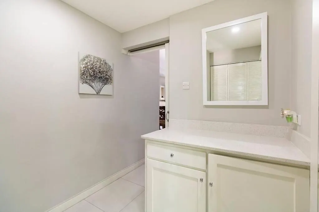 City Edge La Vie Kingston Giamaica